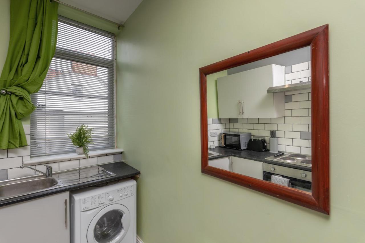 Stockton Town Centre Studio Apartments Free Parking And Wi-Fi Buitenkant foto