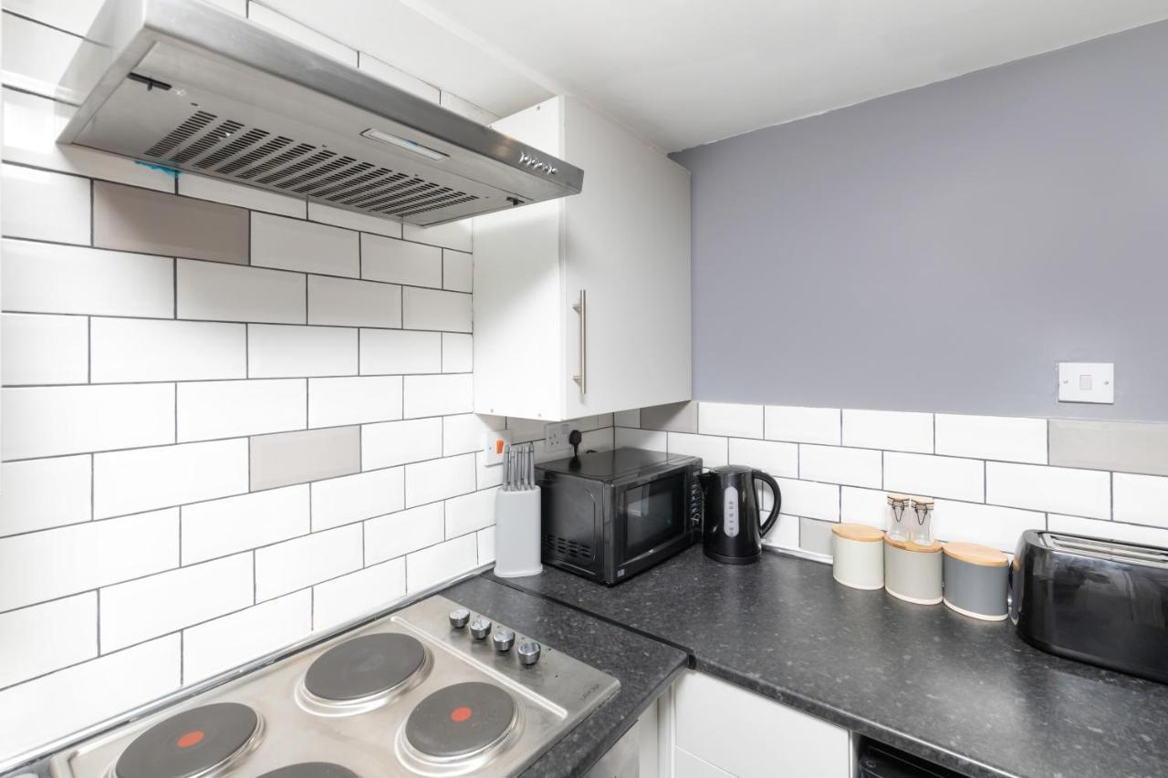 Stockton Town Centre Studio Apartments Free Parking And Wi-Fi Buitenkant foto