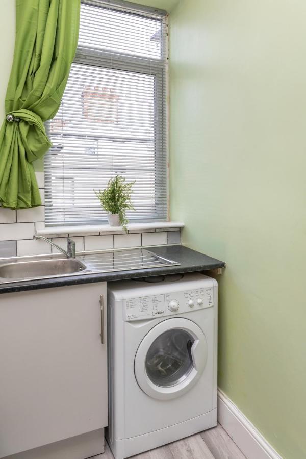 Stockton Town Centre Studio Apartments Free Parking And Wi-Fi Buitenkant foto