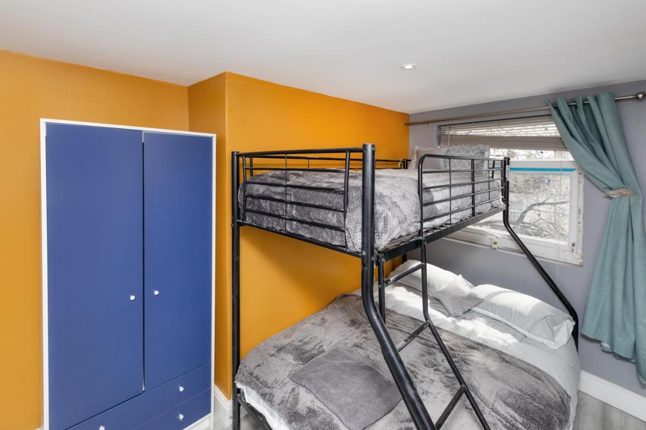 Stockton Town Centre Studio Apartments Free Parking And Wi-Fi Buitenkant foto